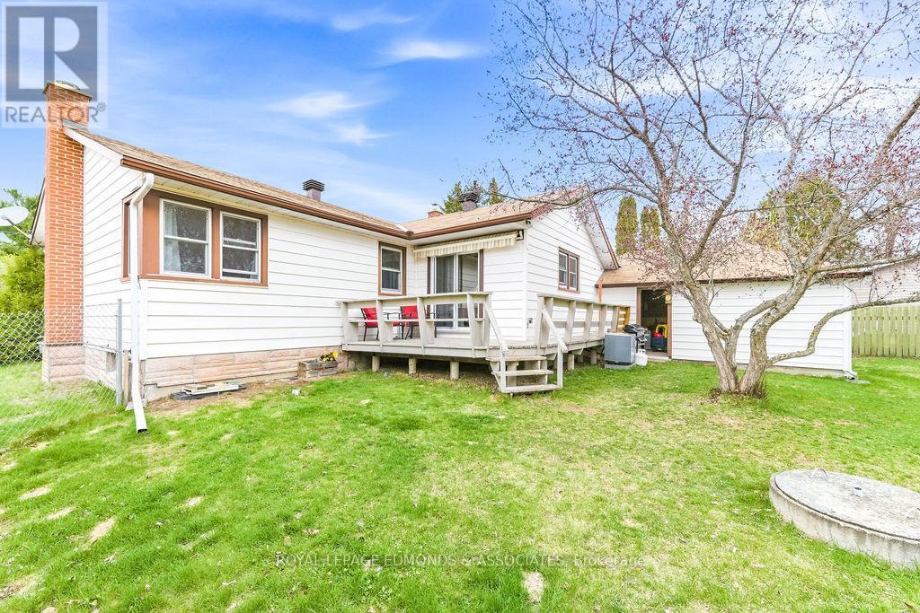 












1211 ZADOW STREET

,
Laurentian Valley,




Ontario
K8A6W8

