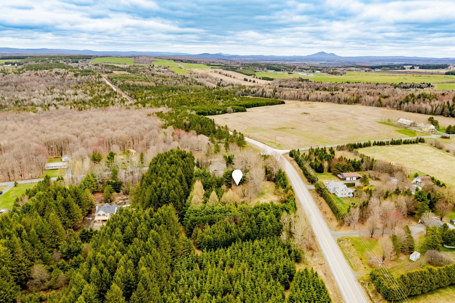 









1335


Route de l'Église

,
Saint-Georges-de-Windsor,







QC
J0A1J0

