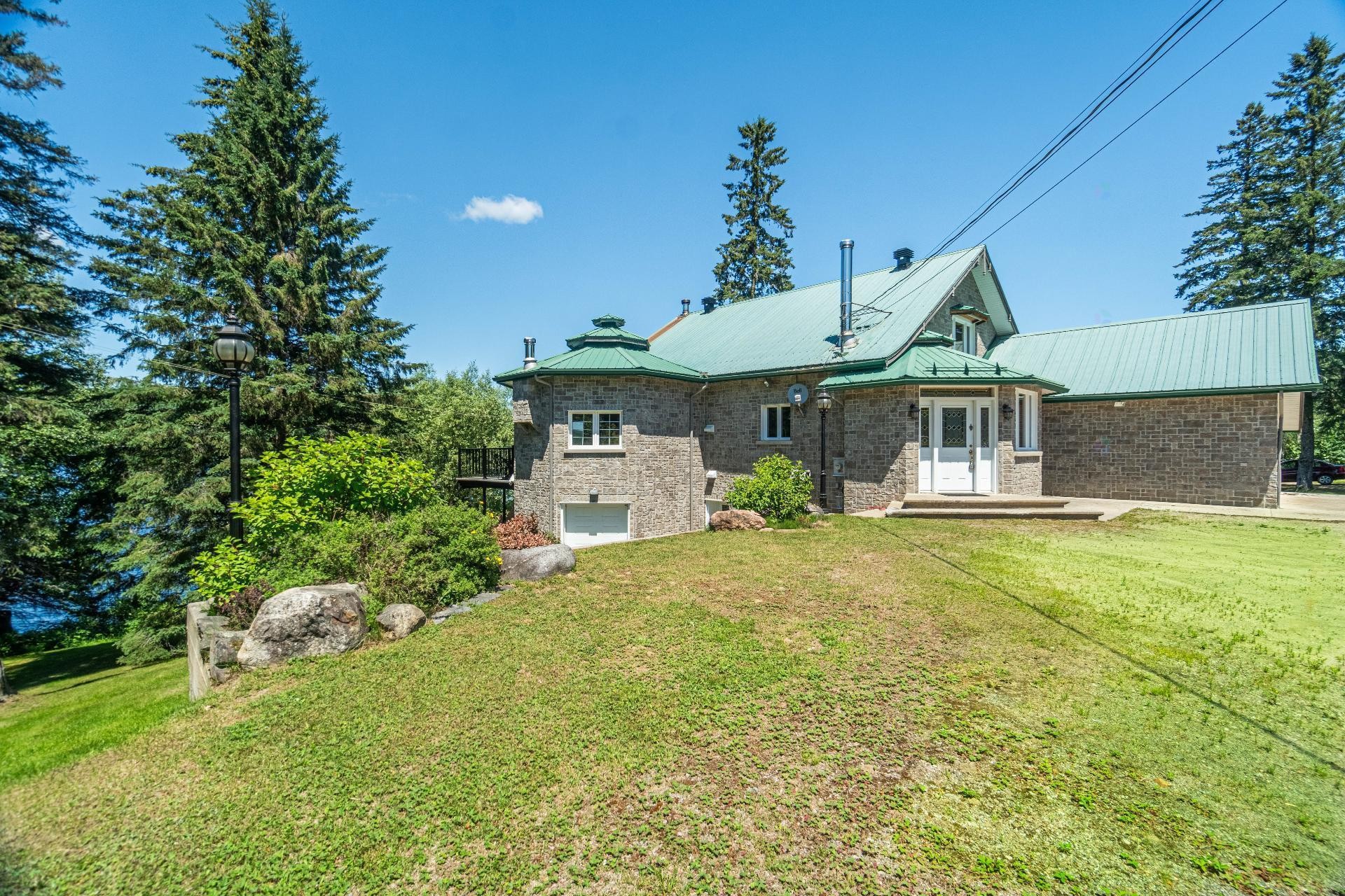 









92

 - 94


Ch. du Lac-Chaud

,
La Macaza,




QC
J0T1R0

