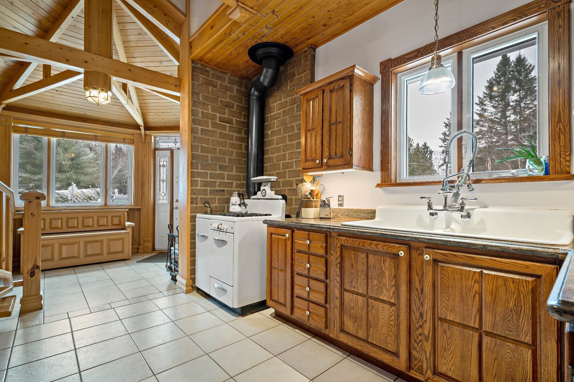 









92

 - 94


Ch. du Lac-Chaud

,
La Macaza,




QC
J0T1R0

