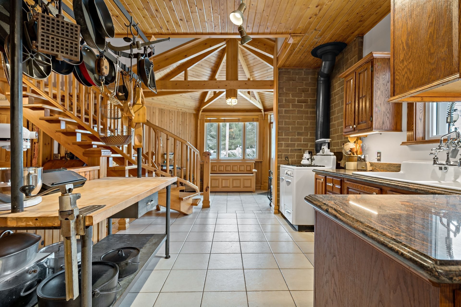 









92

 - 94


Ch. du Lac-Chaud

,
La Macaza,




QC
J0T1R0

