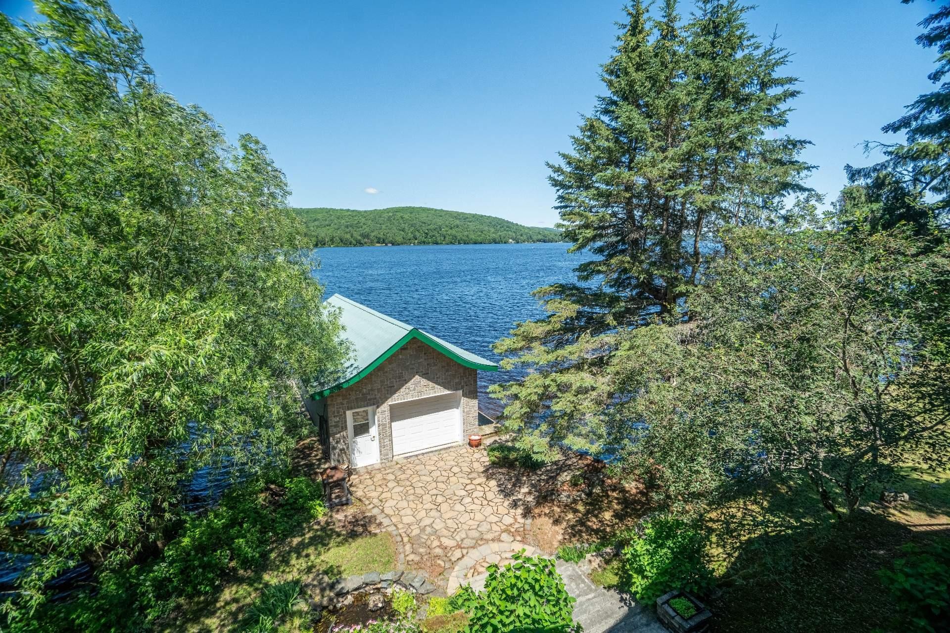 









92

 - 94


Ch. du Lac-Chaud

,
La Macaza,




QC
J0T1R0

