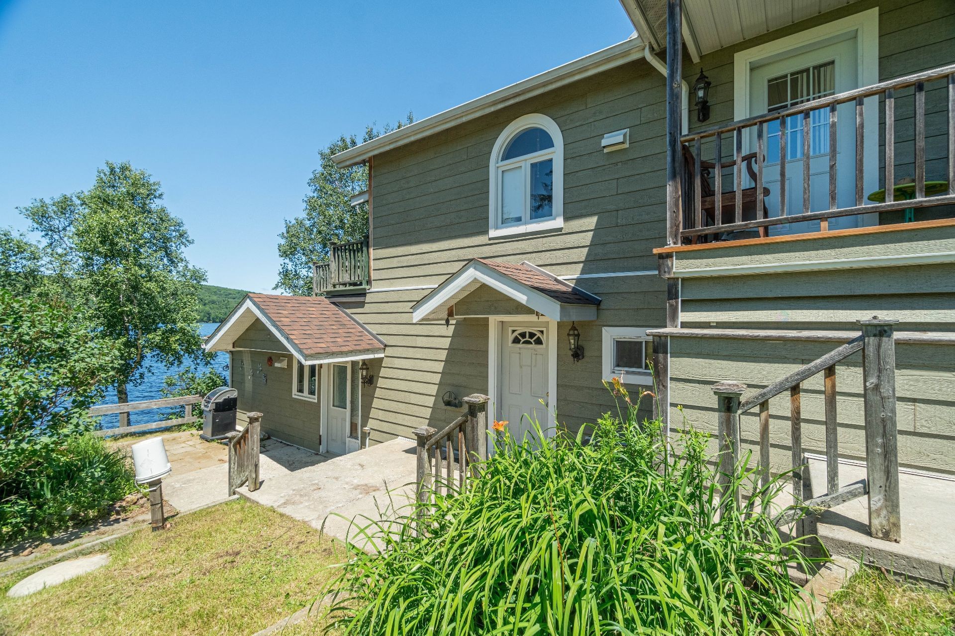 









92

 - 94


Ch. du Lac-Chaud

,
La Macaza,




QC
J0T1R0

