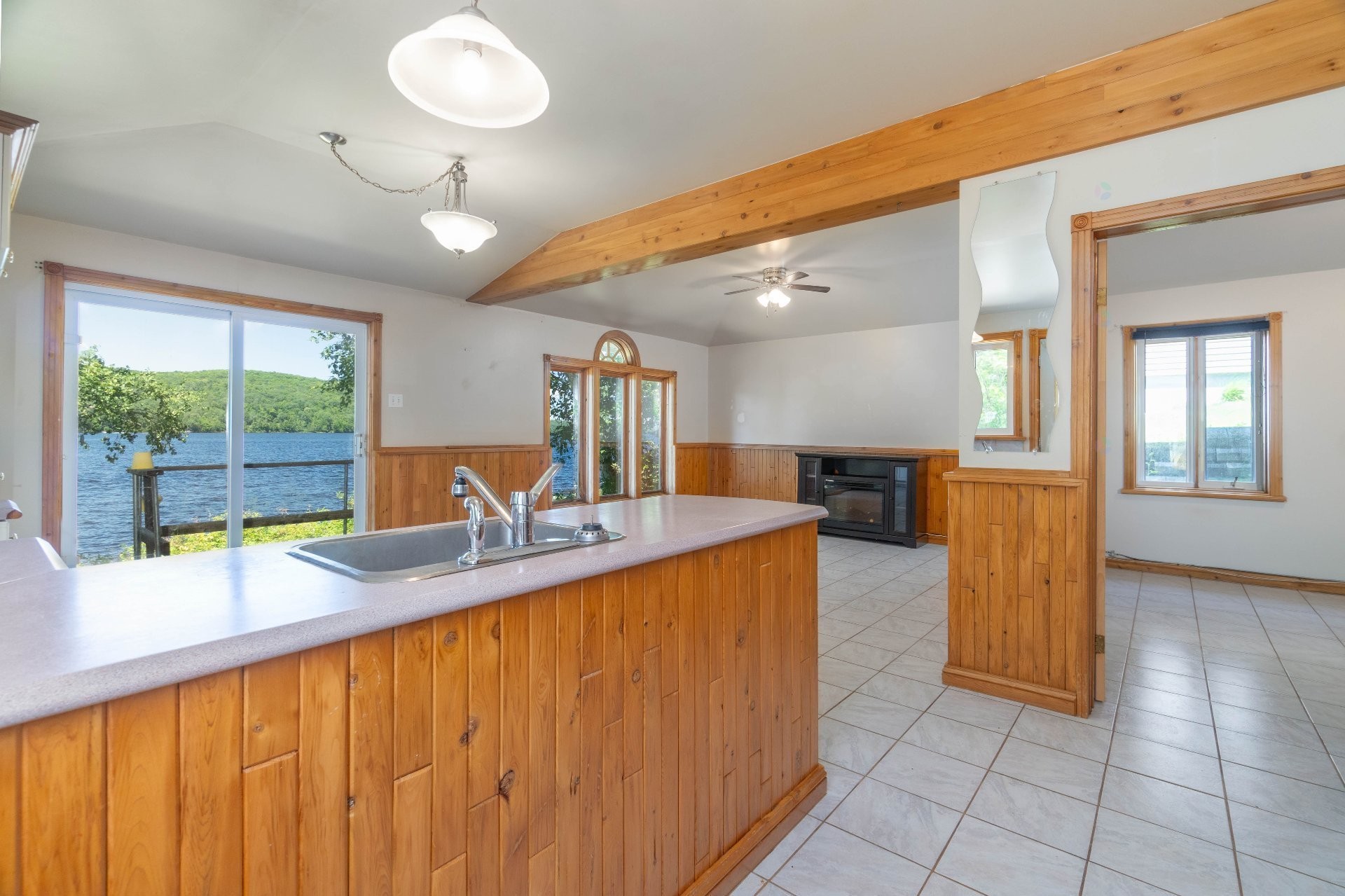 









92

 - 94


Ch. du Lac-Chaud

,
La Macaza,




QC
J0T1R0

