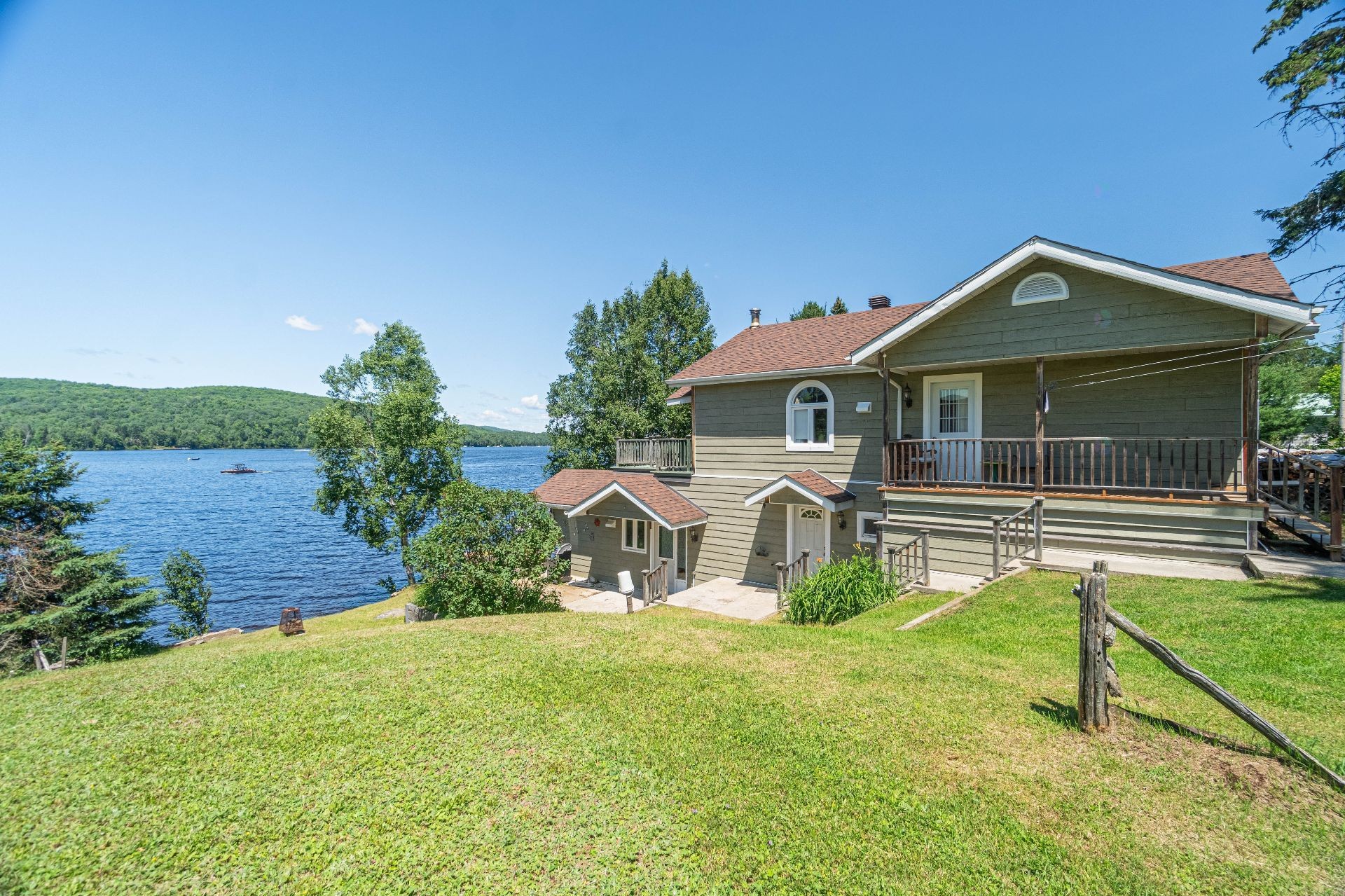 









92

 - 94


Ch. du Lac-Chaud

,
La Macaza,




QC
J0T1R0

