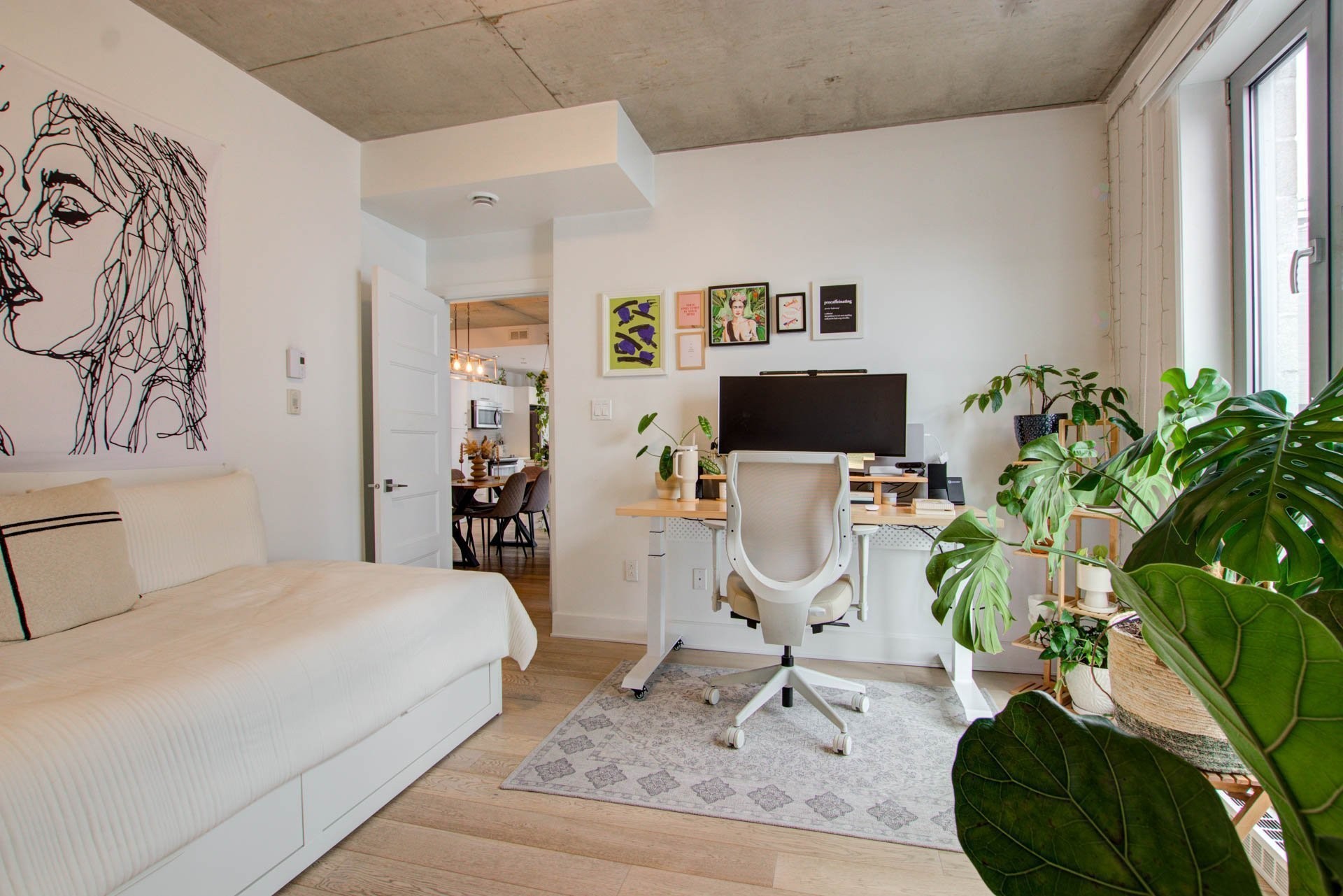 









1205


Rue St-Dominique

, 601,
Montréal (Ville-Marie),




QC
H2X2W3


