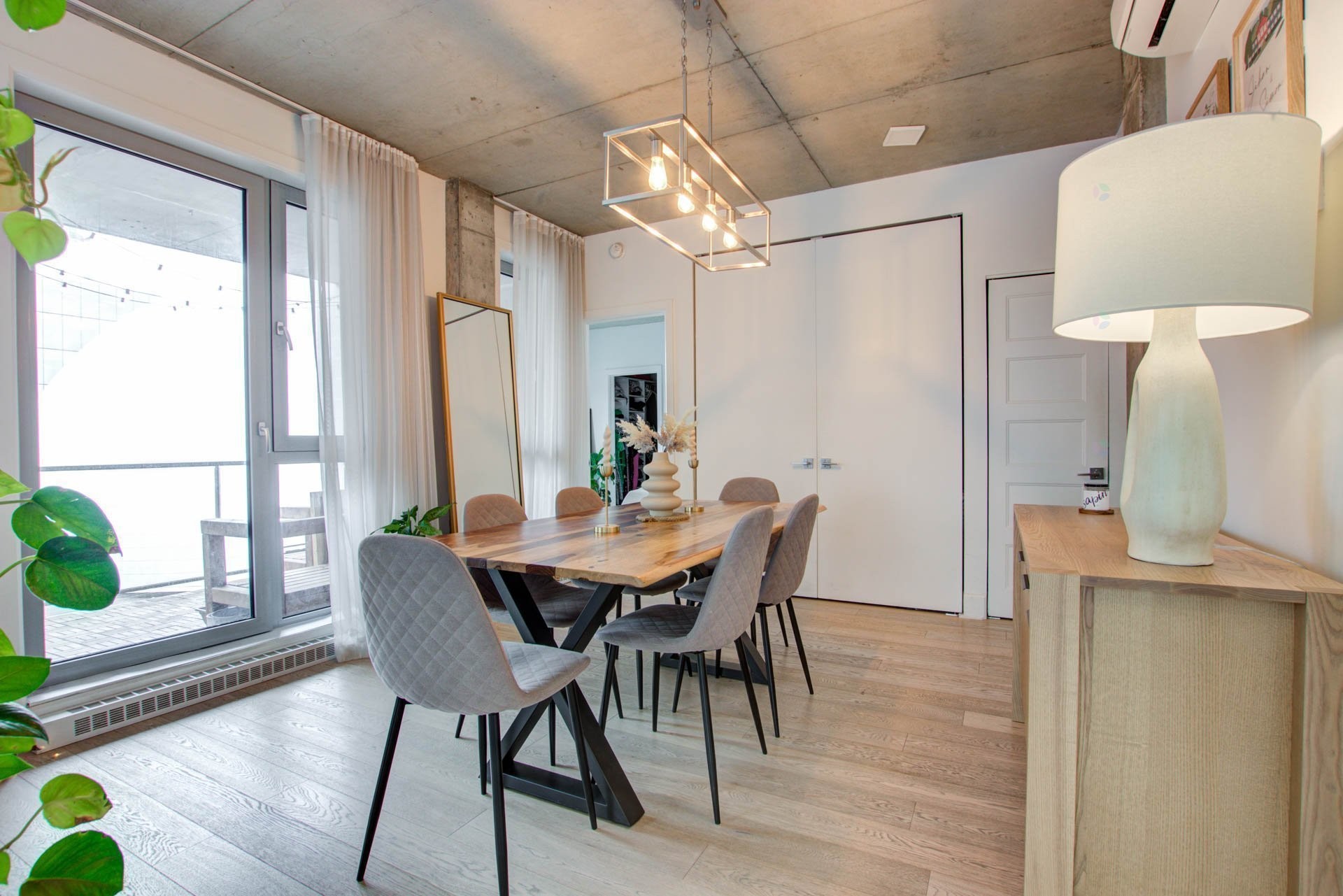 









1205


Rue St-Dominique

, 601,
Montréal (Ville-Marie),




QC
H2X2W3

