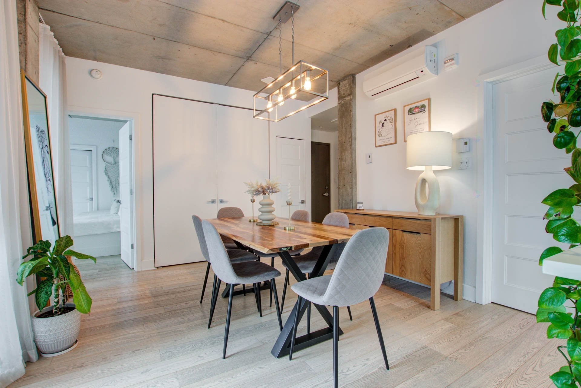 









1205


Rue St-Dominique

, 601,
Montréal (Ville-Marie),




QC
H2X2W3

