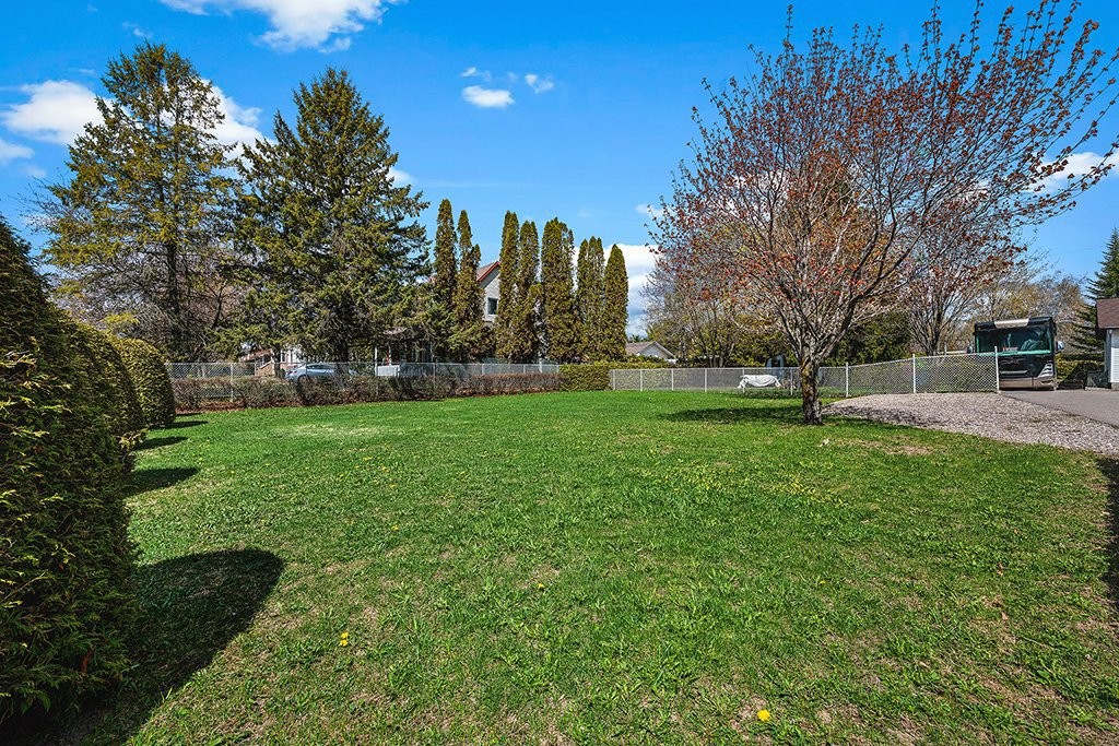 









15


Rue Jean-Marc

,
Gatineau (Gatineau),




QC
J8R2S7

