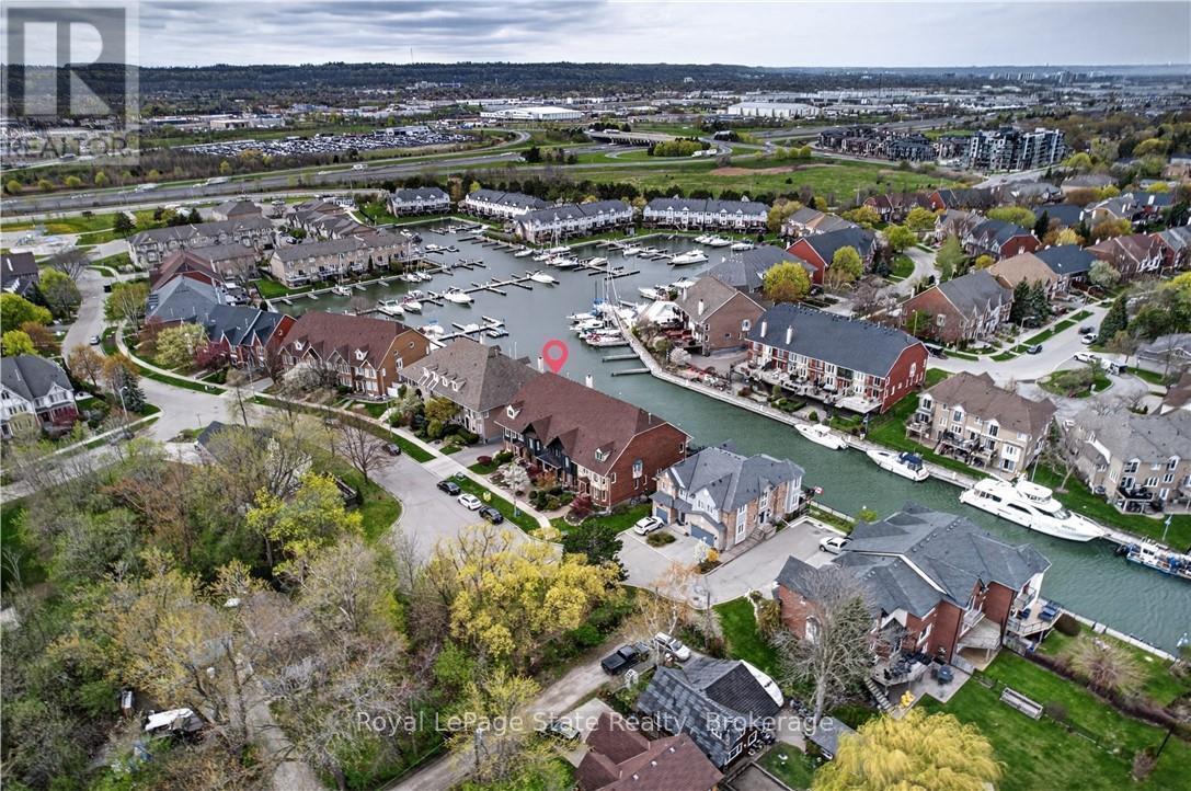 












77 SUNVALE PLACE

,
Hamilton (Lakeshore),




Ontario
L8E4Z6

