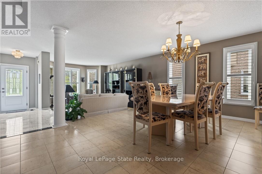 












77 SUNVALE PLACE

,
Hamilton (Lakeshore),




Ontario
L8E4Z6

