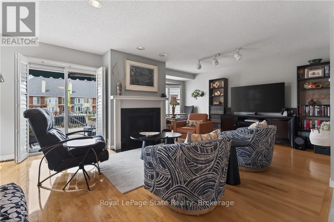 












77 SUNVALE PLACE

,
Hamilton (Lakeshore),




Ontario
L8E4Z6

