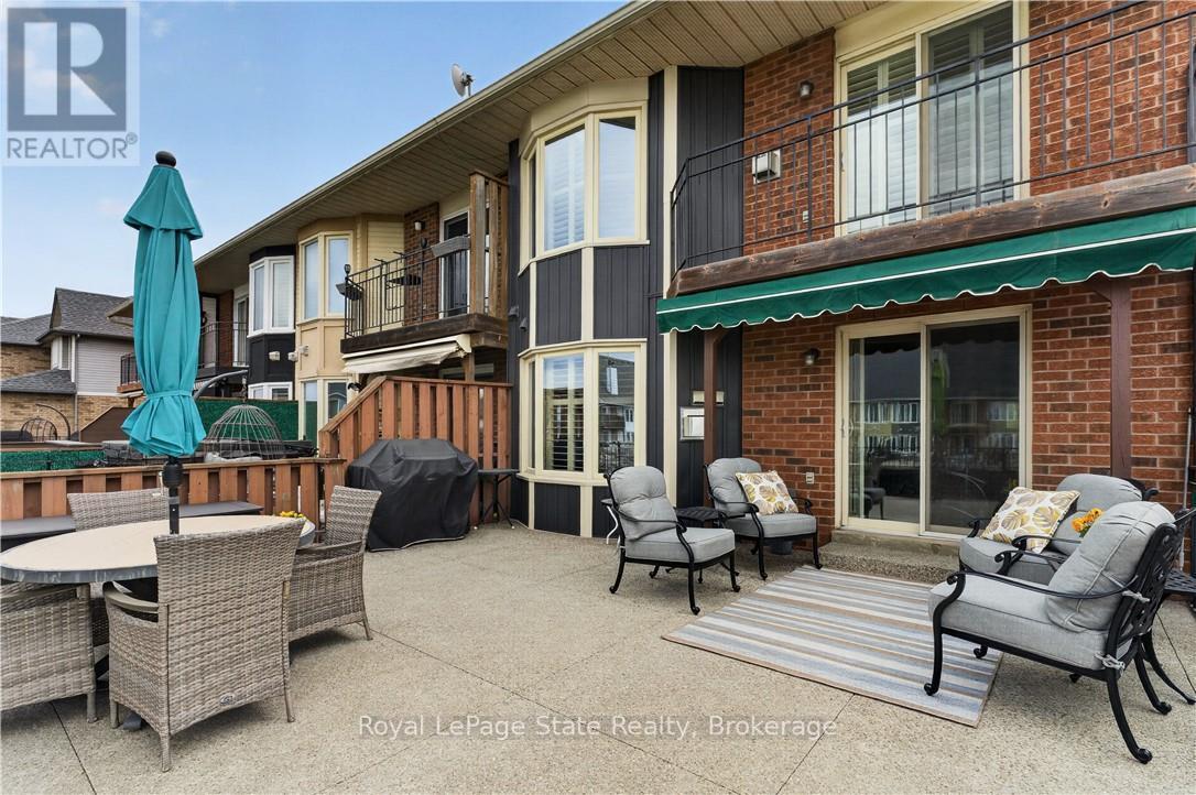 












77 SUNVALE PLACE

,
Hamilton (Lakeshore),




Ontario
L8E4Z6

