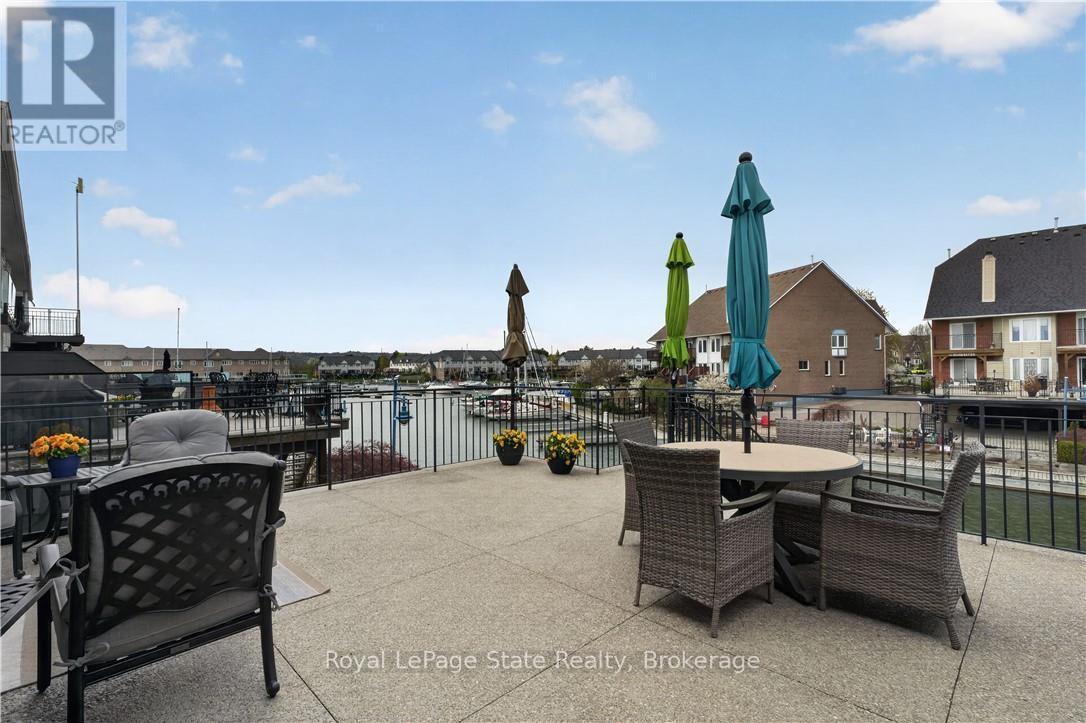 












77 SUNVALE PLACE

,
Hamilton (Lakeshore),




Ontario
L8E4Z6

