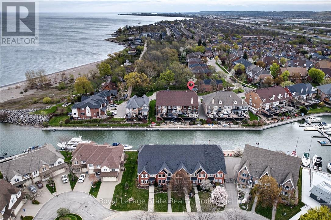 












77 SUNVALE PLACE

,
Hamilton (Lakeshore),




Ontario
L8E4Z6

