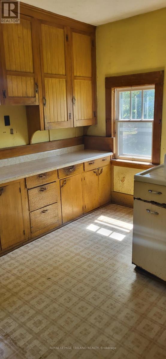 












6561 LONGWOODS ROAD

,
Southwest Middlesex,




Ontario
N0L1T0

