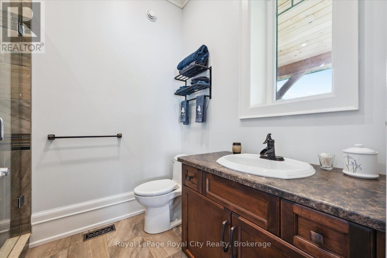 












8720 SIDEROAD 15 SIDE ROAD

,
Erin,




Ontario
N0B2K0

