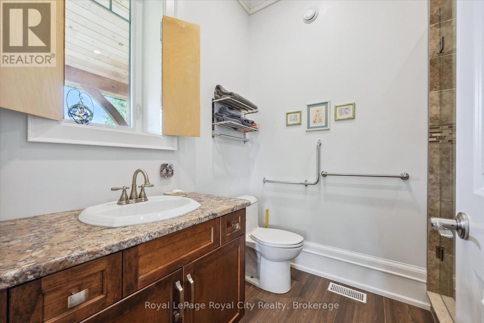 












8720 SIDEROAD 15 SIDE ROAD

,
Erin,




Ontario
N0B2K0

