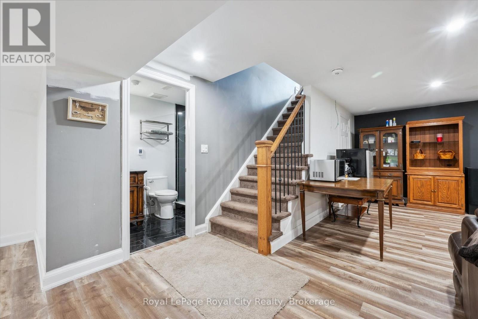 












8720 SIDEROAD 15 SIDE ROAD

,
Erin,




Ontario
N0B2K0

