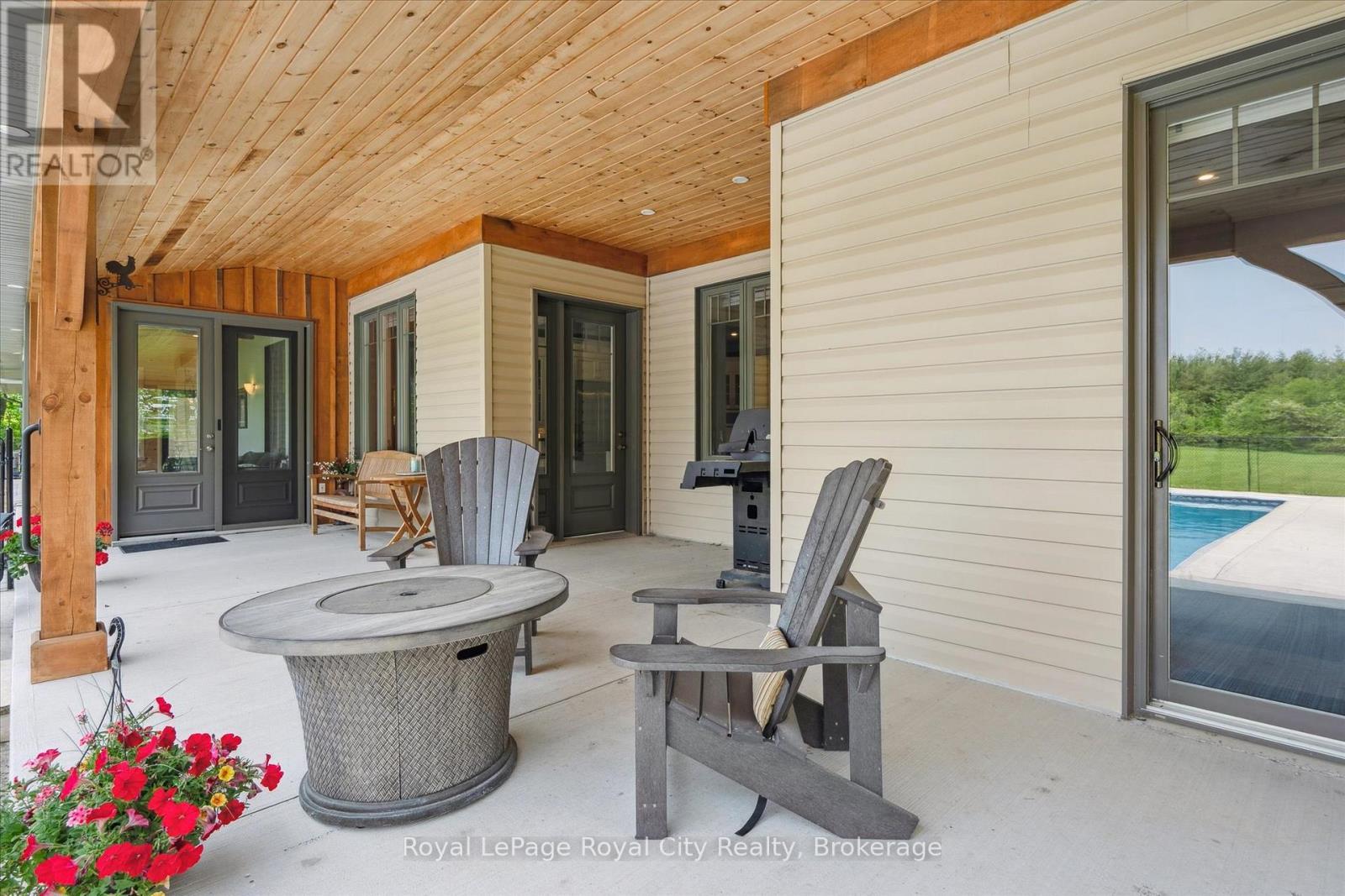 












8720 SIDEROAD 15 SIDE ROAD

,
Erin,




Ontario
N0B2K0

