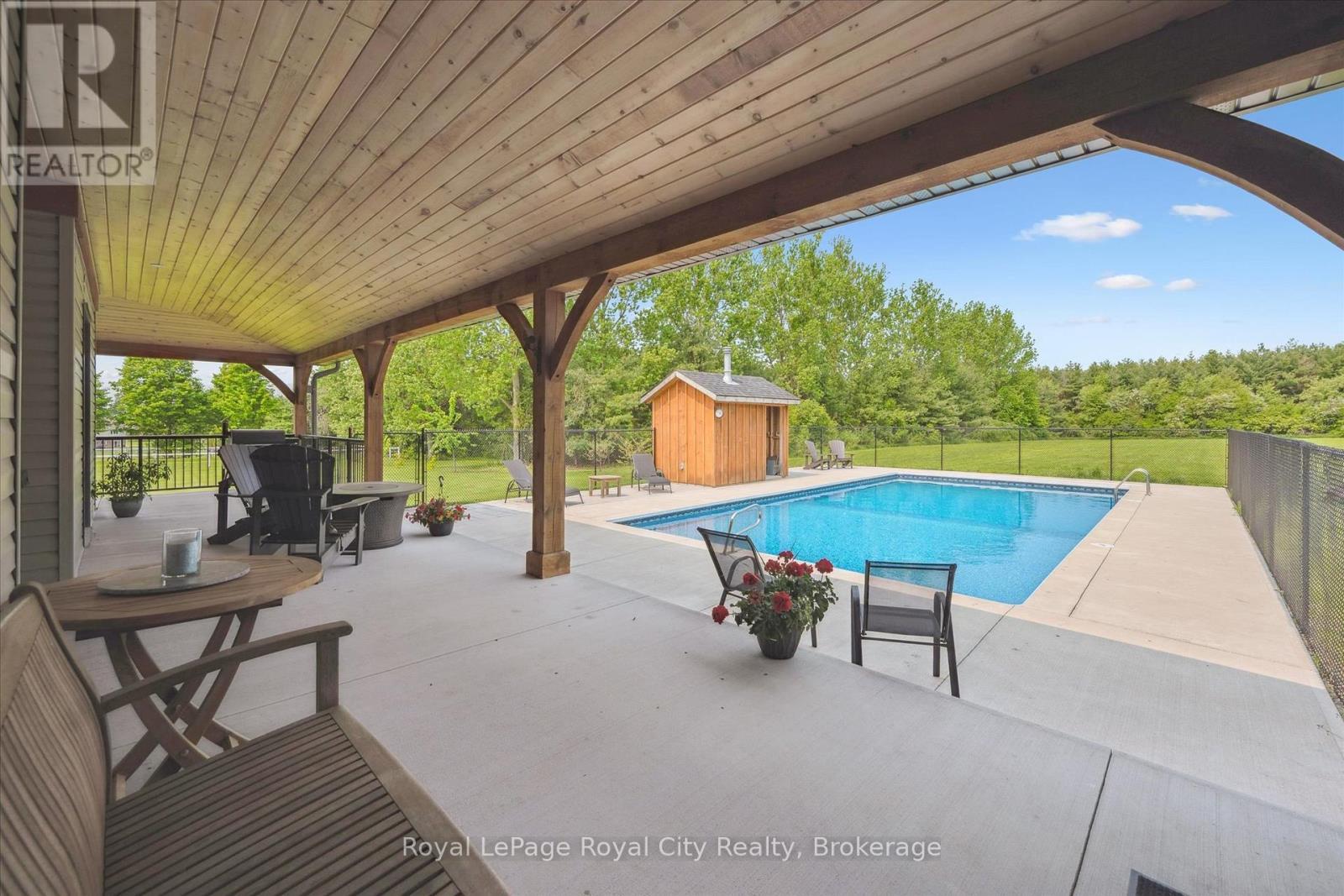 












8720 SIDEROAD 15 SIDE ROAD

,
Erin,




Ontario
N0B2K0

