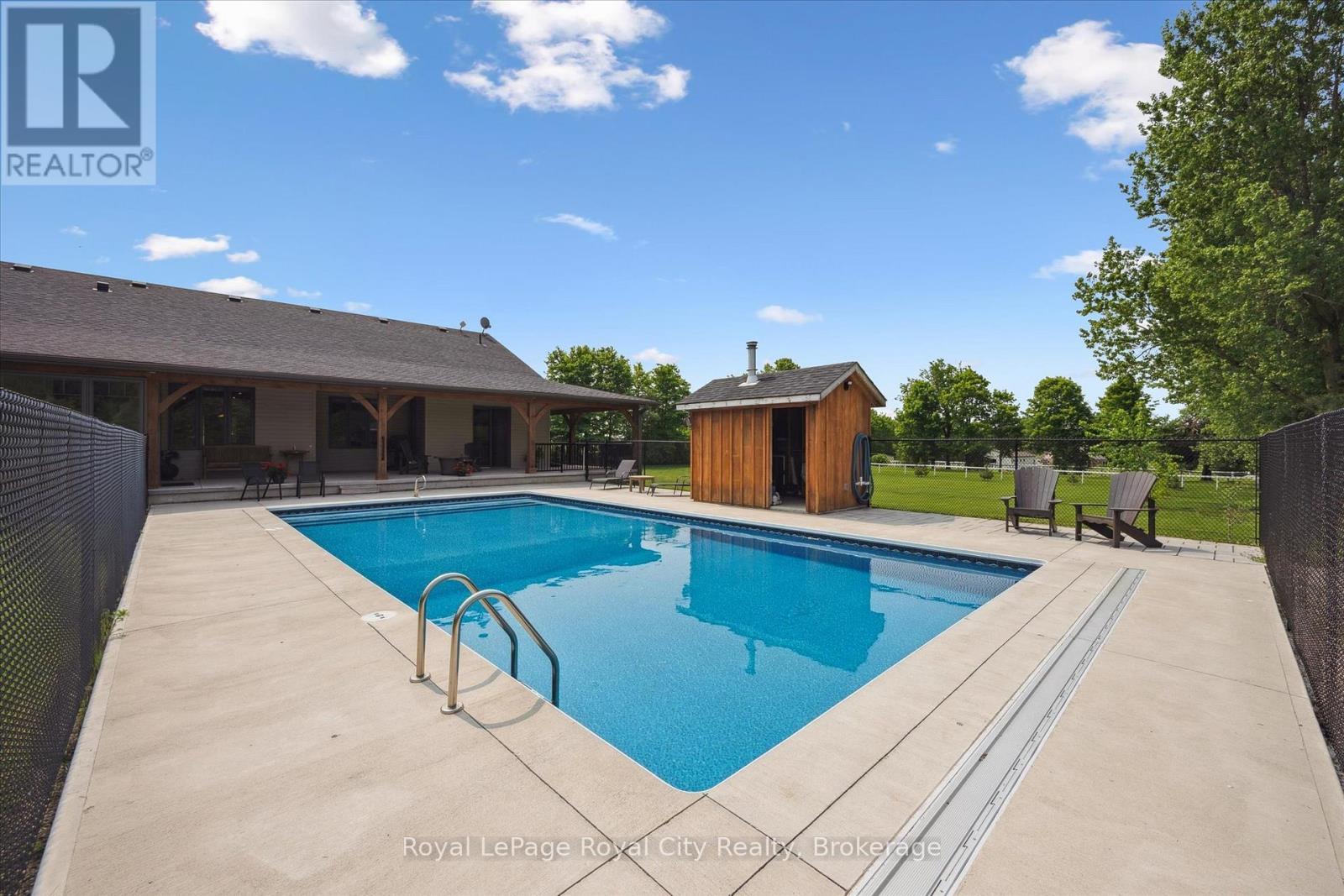 












8720 SIDEROAD 15 SIDE ROAD

,
Erin,




Ontario
N0B2K0

