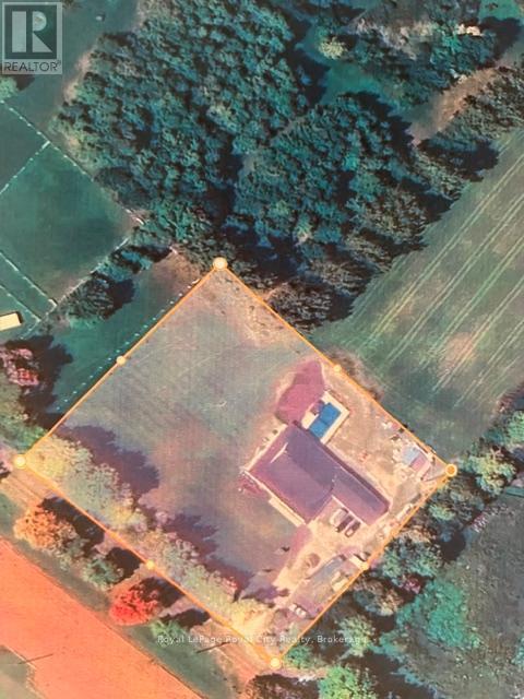 












8720 SIDEROAD 15 SIDE ROAD

,
Erin,




Ontario
N0B2K0

