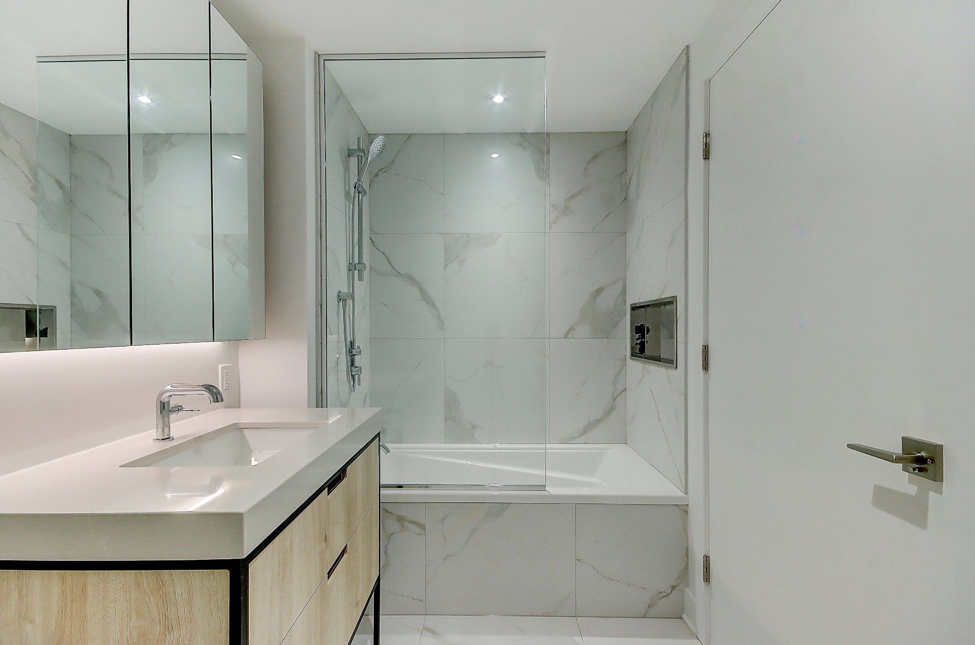 









200


Rue Marie-Charles-Le Moyne

, 1120,
Longueuil (Le Vieux-Longueuil),




QC
J4K8C2


