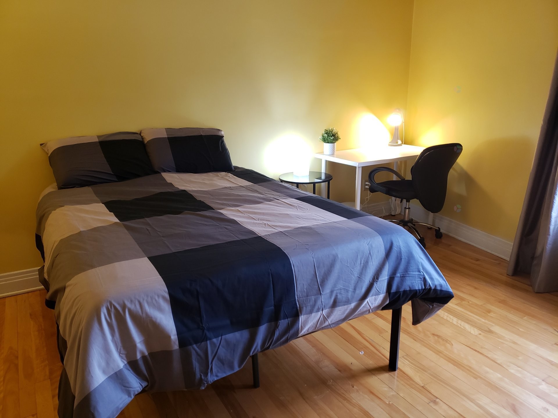 









5190


Av. Bourbonnière

,
Montréal (Rosemont/La Petite-Patrie),




QC
H1X2M8

