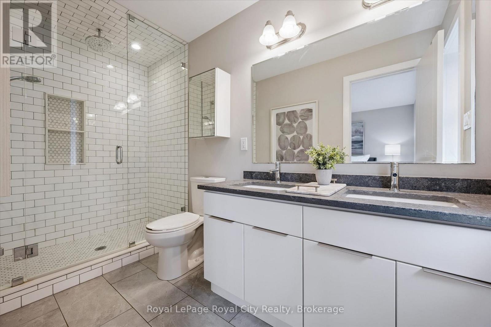 












83 - 60 ARKELL ROAD

,
Guelph (Kortright East),




Ontario
N1L0N8

