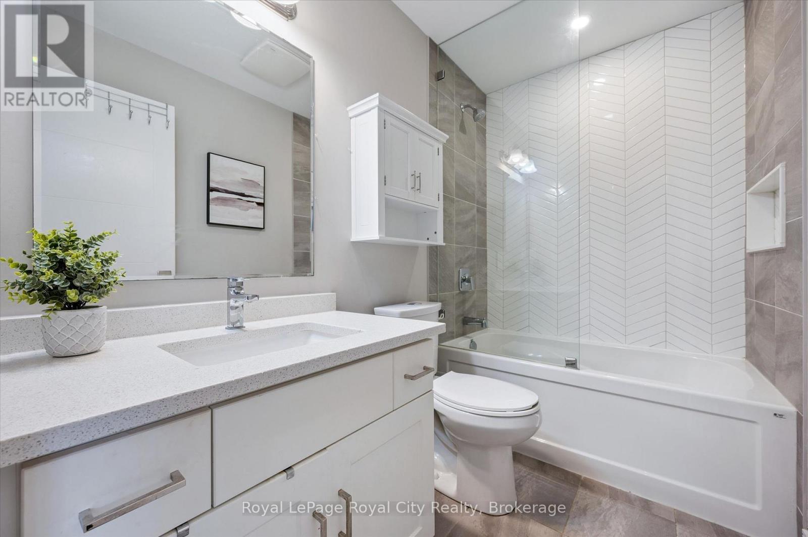 












83 - 60 ARKELL ROAD

,
Guelph (Kortright East),




Ontario
N1L0N8


