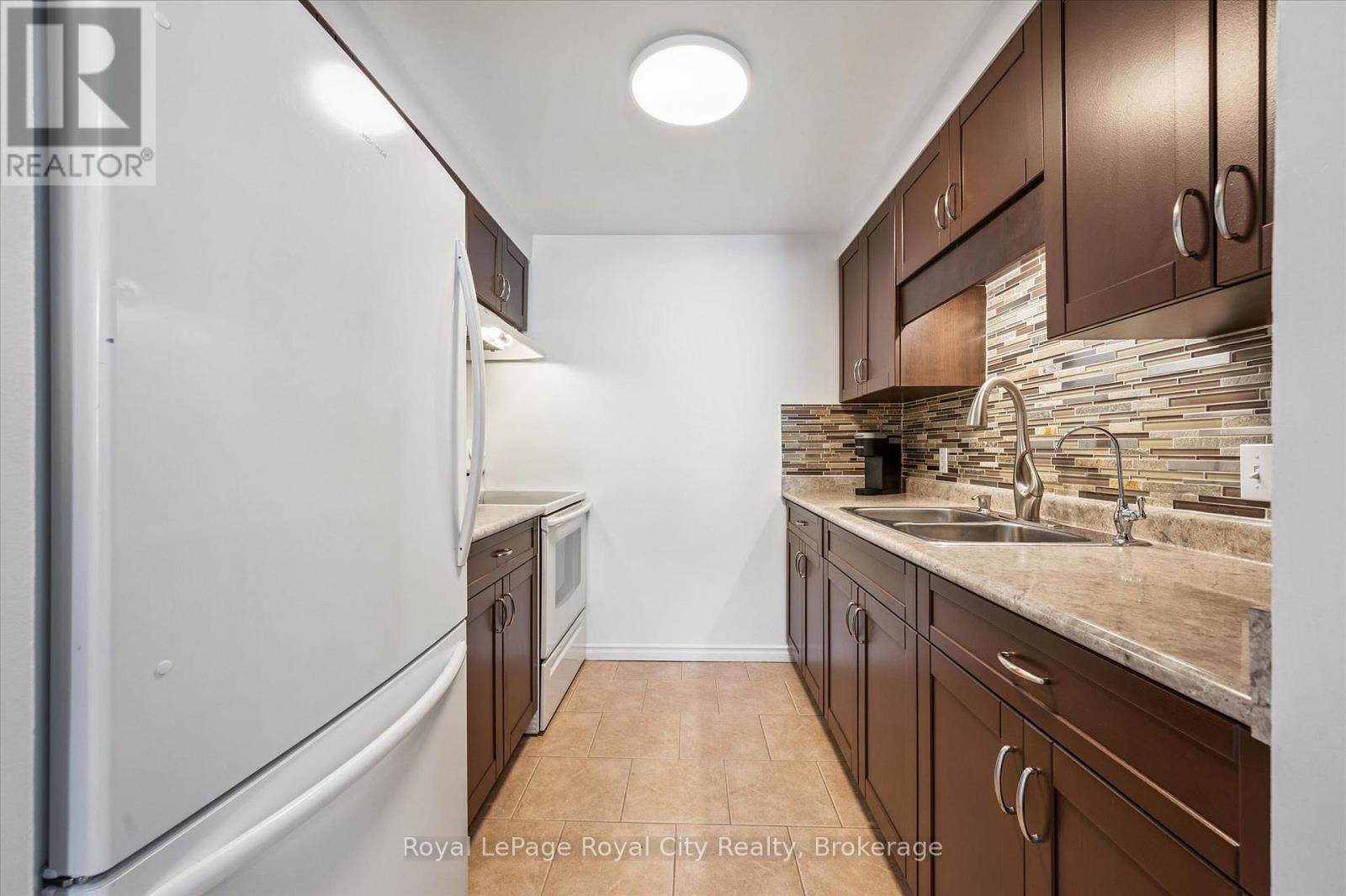 












42 - 700 PAISLEY ROAD

,
Guelph (Willow West/Sugarbush/West Acres),




Ontario
N1K1A3

