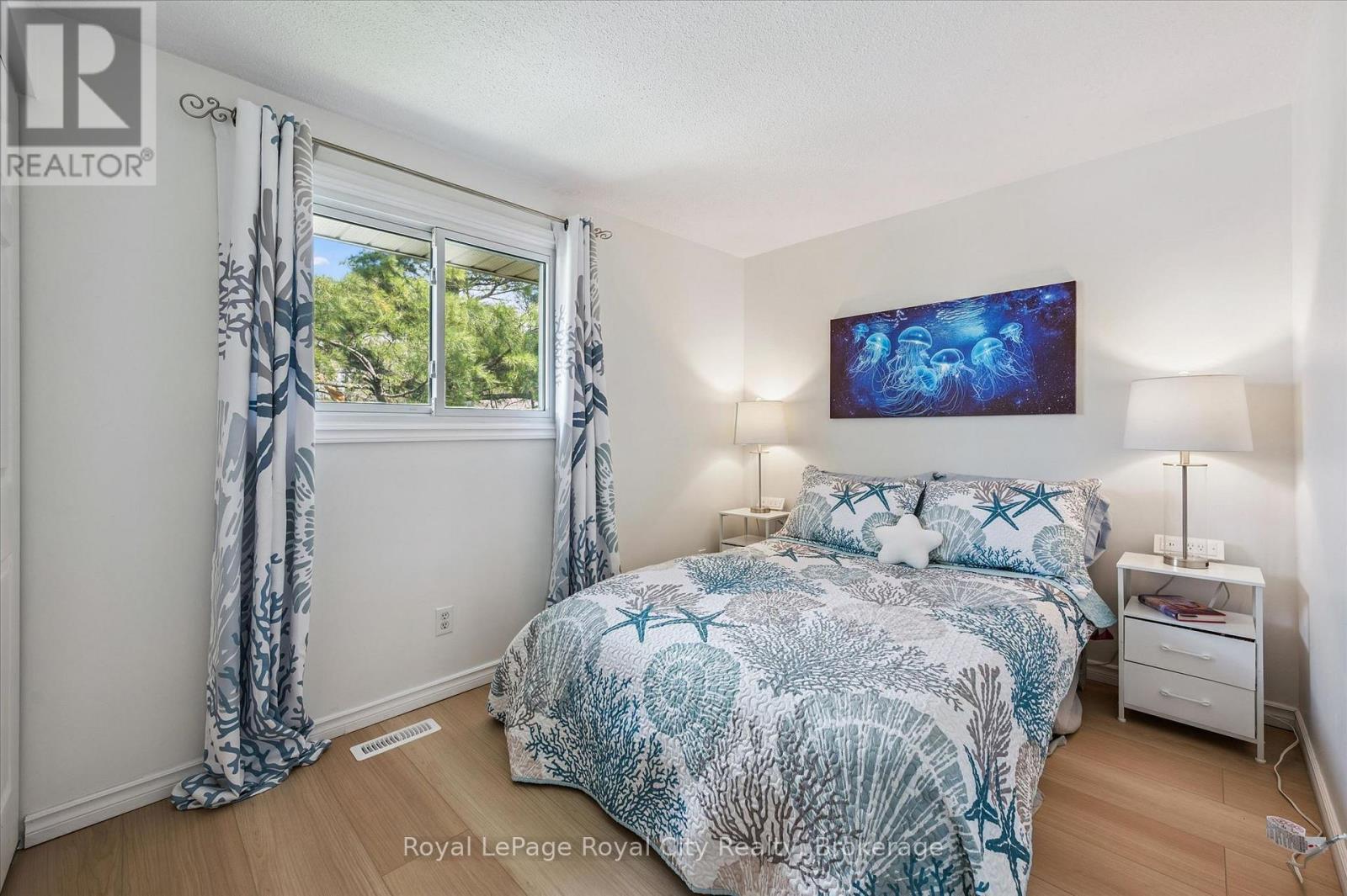 












42 - 700 PAISLEY ROAD

,
Guelph (Willow West/Sugarbush/West Acres),




Ontario
N1K1A3

