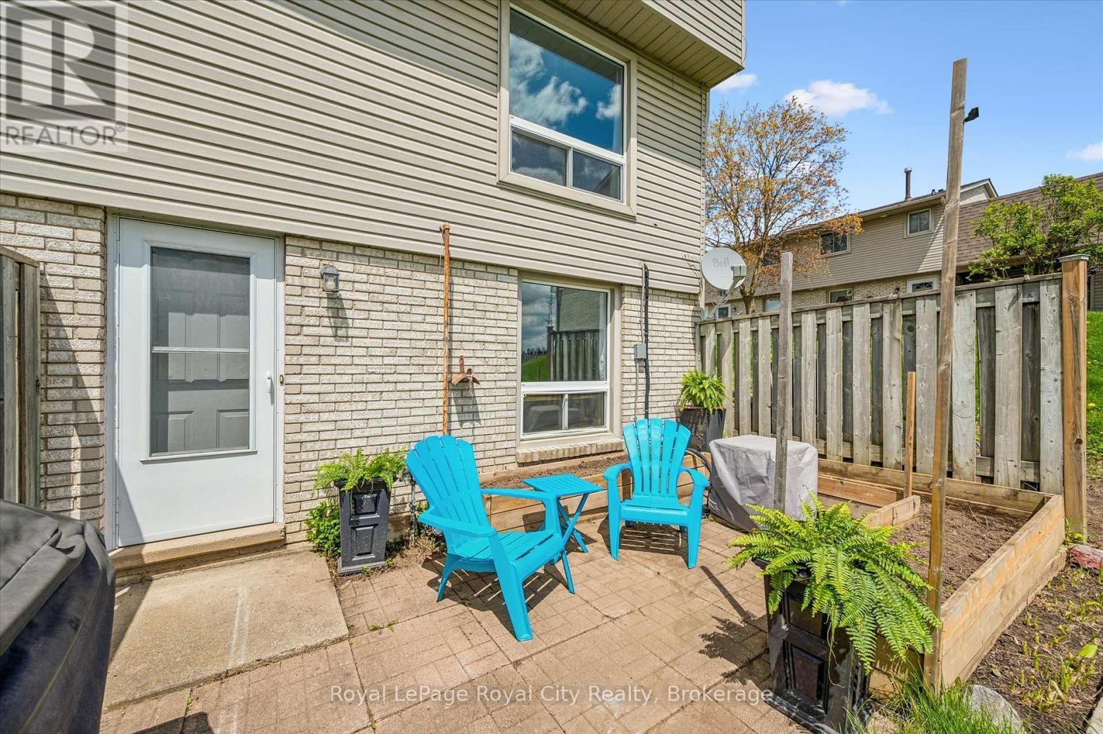 












42 - 700 PAISLEY ROAD

,
Guelph (Willow West/Sugarbush/West Acres),




Ontario
N1K1A3

