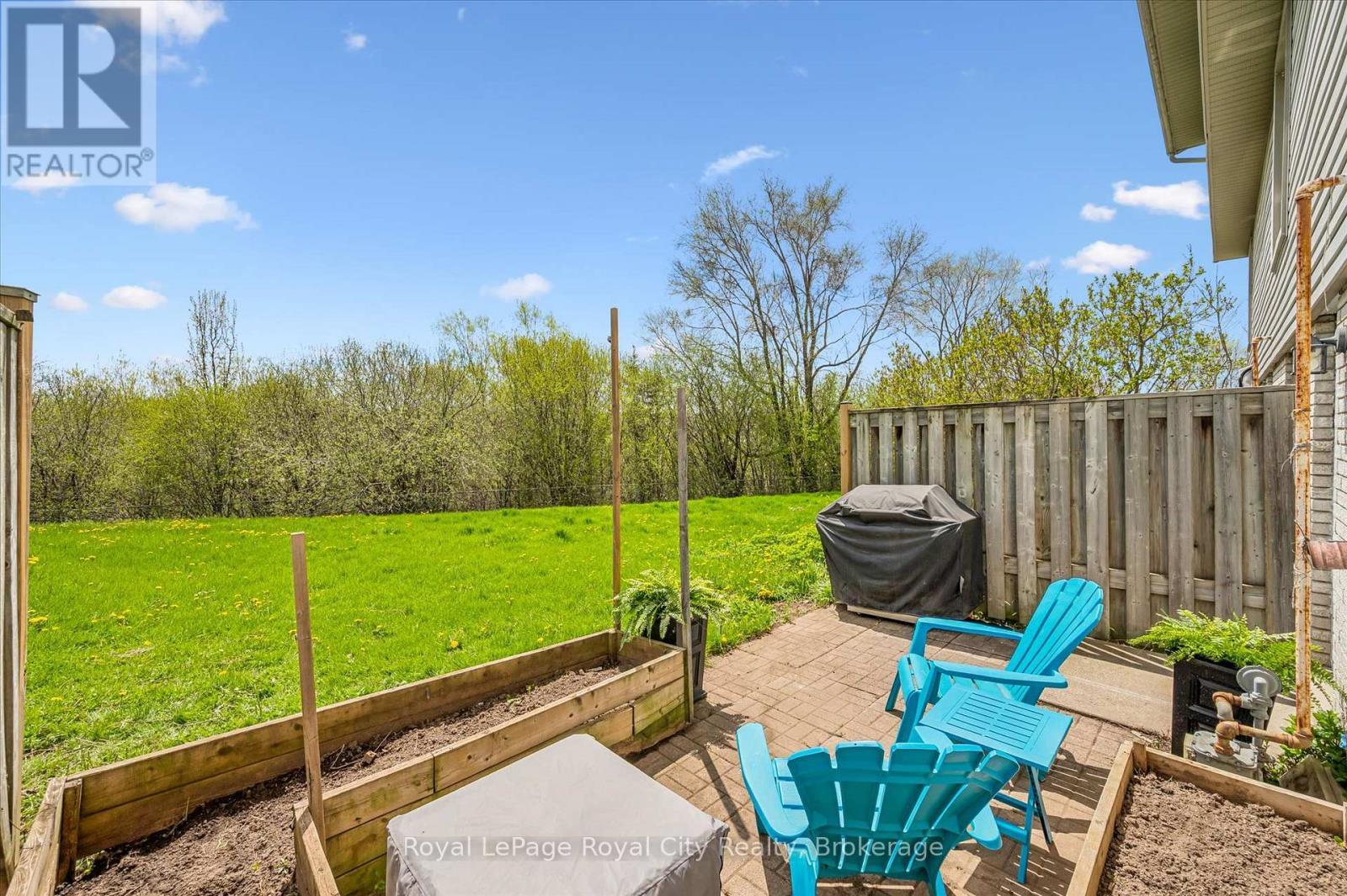 












42 - 700 PAISLEY ROAD

,
Guelph (Willow West/Sugarbush/West Acres),




Ontario
N1K1A3

