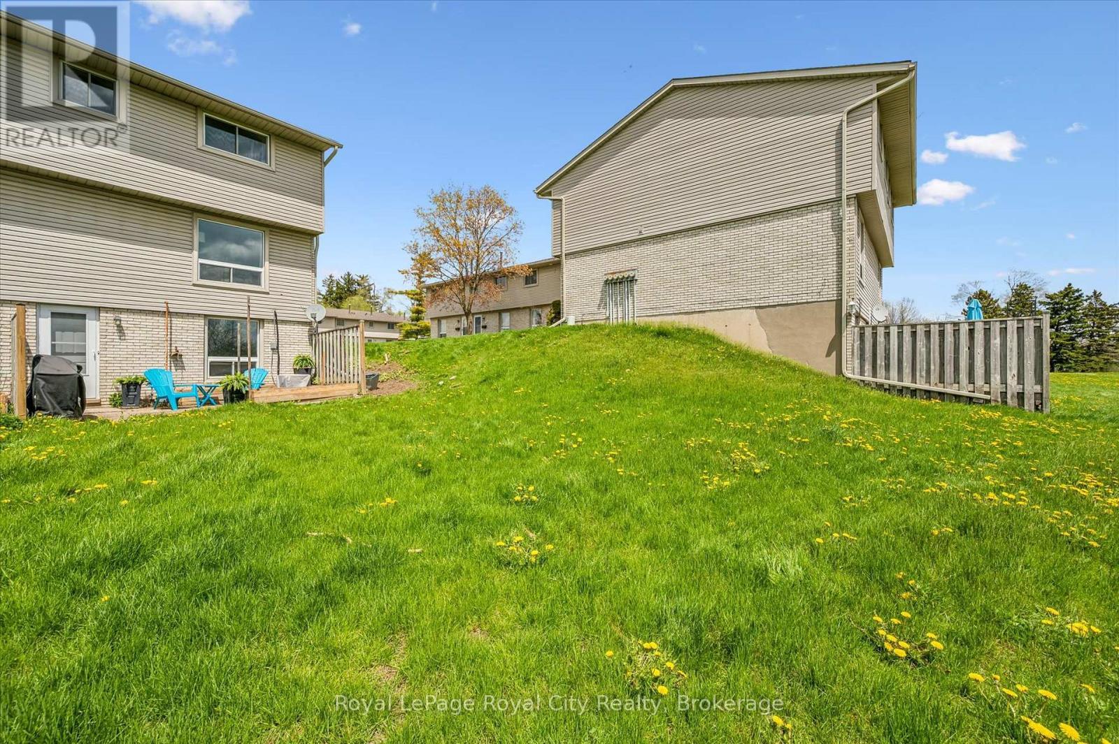 












42 - 700 PAISLEY ROAD

,
Guelph (Willow West/Sugarbush/West Acres),




Ontario
N1K1A3

