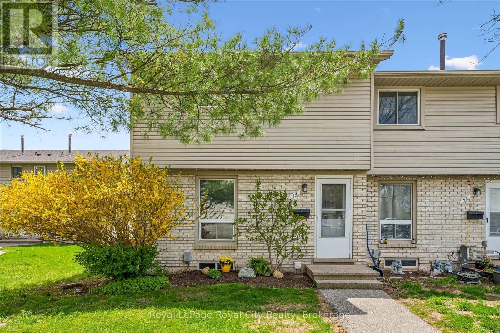 












42 - 700 PAISLEY ROAD

,
Guelph (Willow West/Sugarbush/West Acres),




Ontario
N1K1A3

