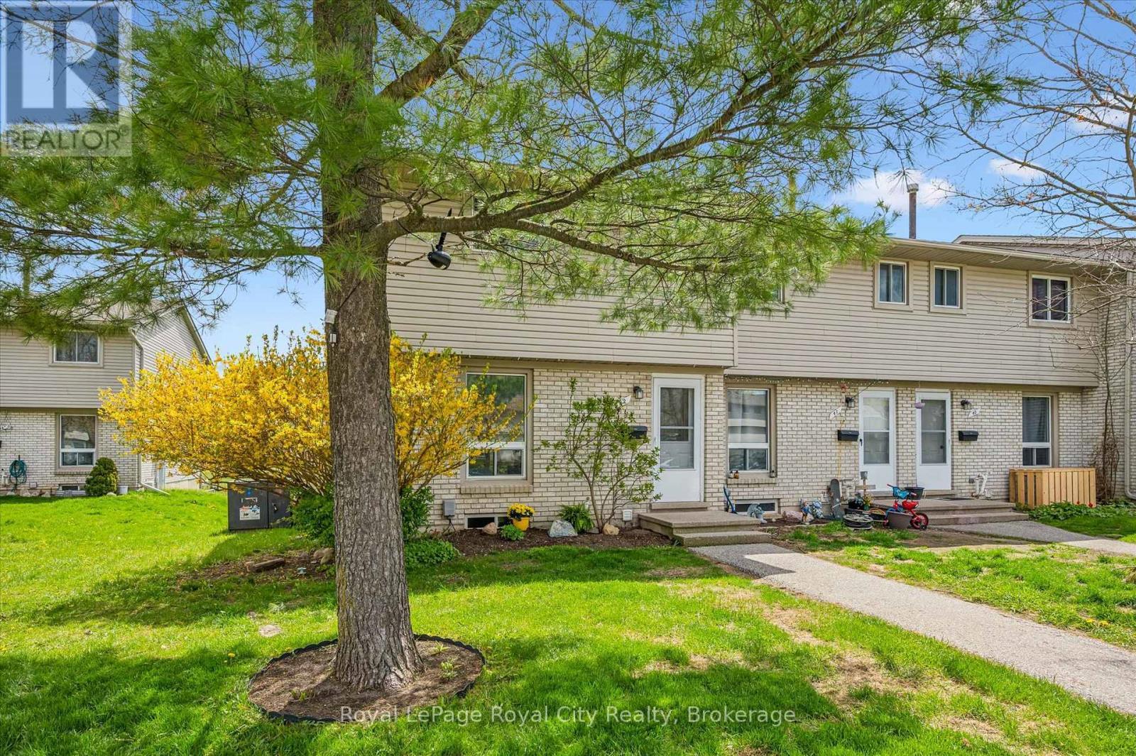












42 - 700 PAISLEY ROAD

,
Guelph (Willow West/Sugarbush/West Acres),




Ontario
N1K1A3

