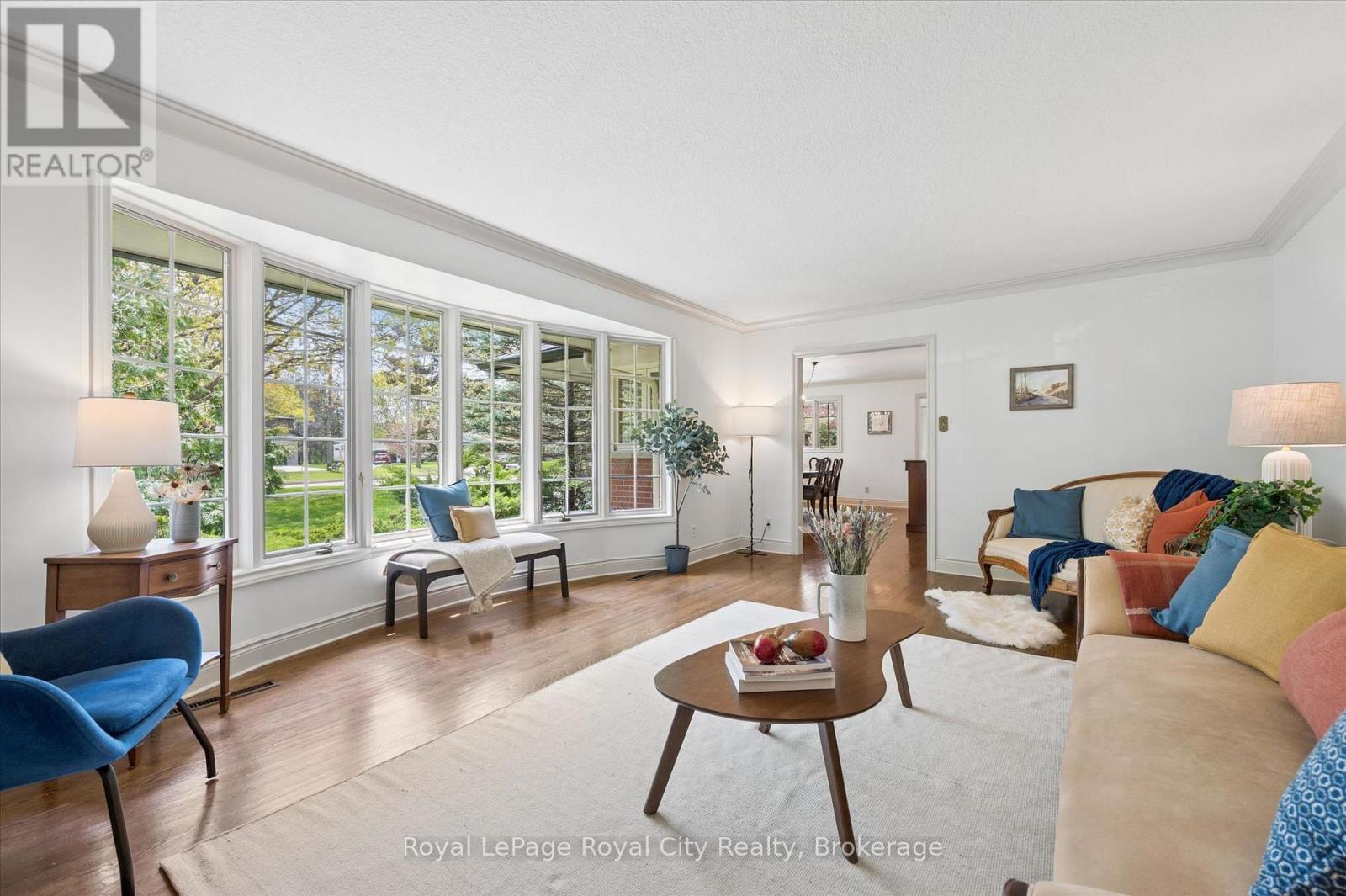 












29 LYNWOOD PLACE

,
Guelph (Dovercliffe Park/Old University),




Ontario
N1G2V9

