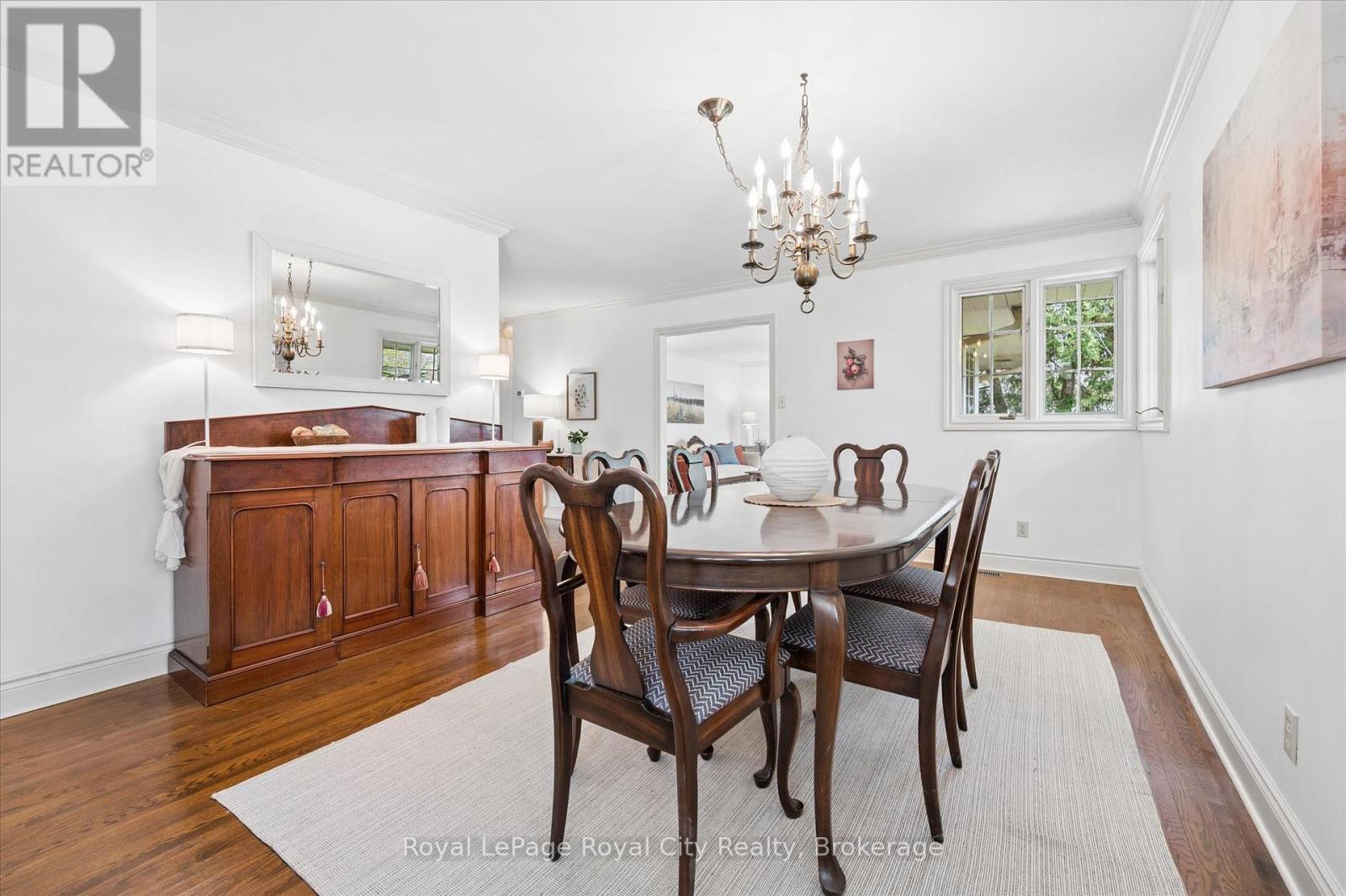 












29 LYNWOOD PLACE

,
Guelph (Dovercliffe Park/Old University),




Ontario
N1G2V9

