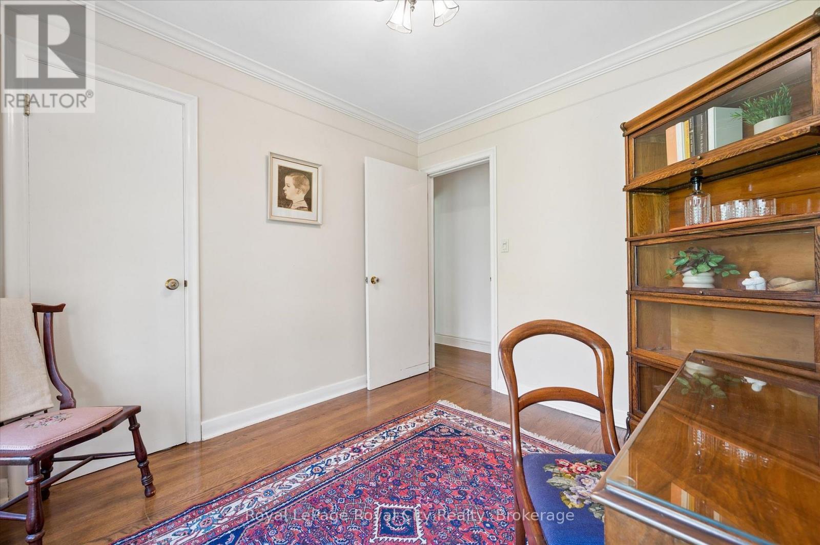 












29 LYNWOOD PLACE

,
Guelph (Dovercliffe Park/Old University),




Ontario
N1G2V9


