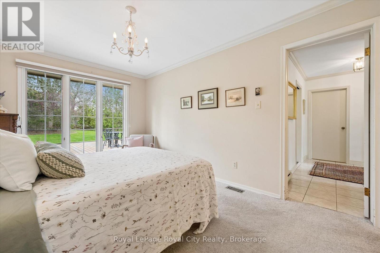 












29 LYNWOOD PLACE

,
Guelph (Dovercliffe Park/Old University),




Ontario
N1G2V9

