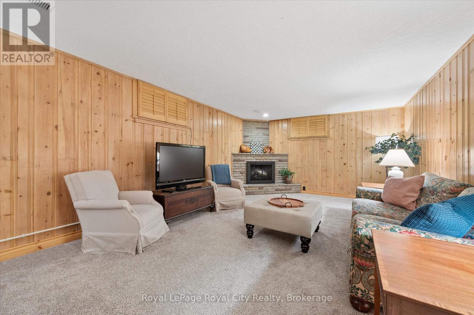 












29 LYNWOOD PLACE

,
Guelph (Dovercliffe Park/Old University),




Ontario
N1G2V9

