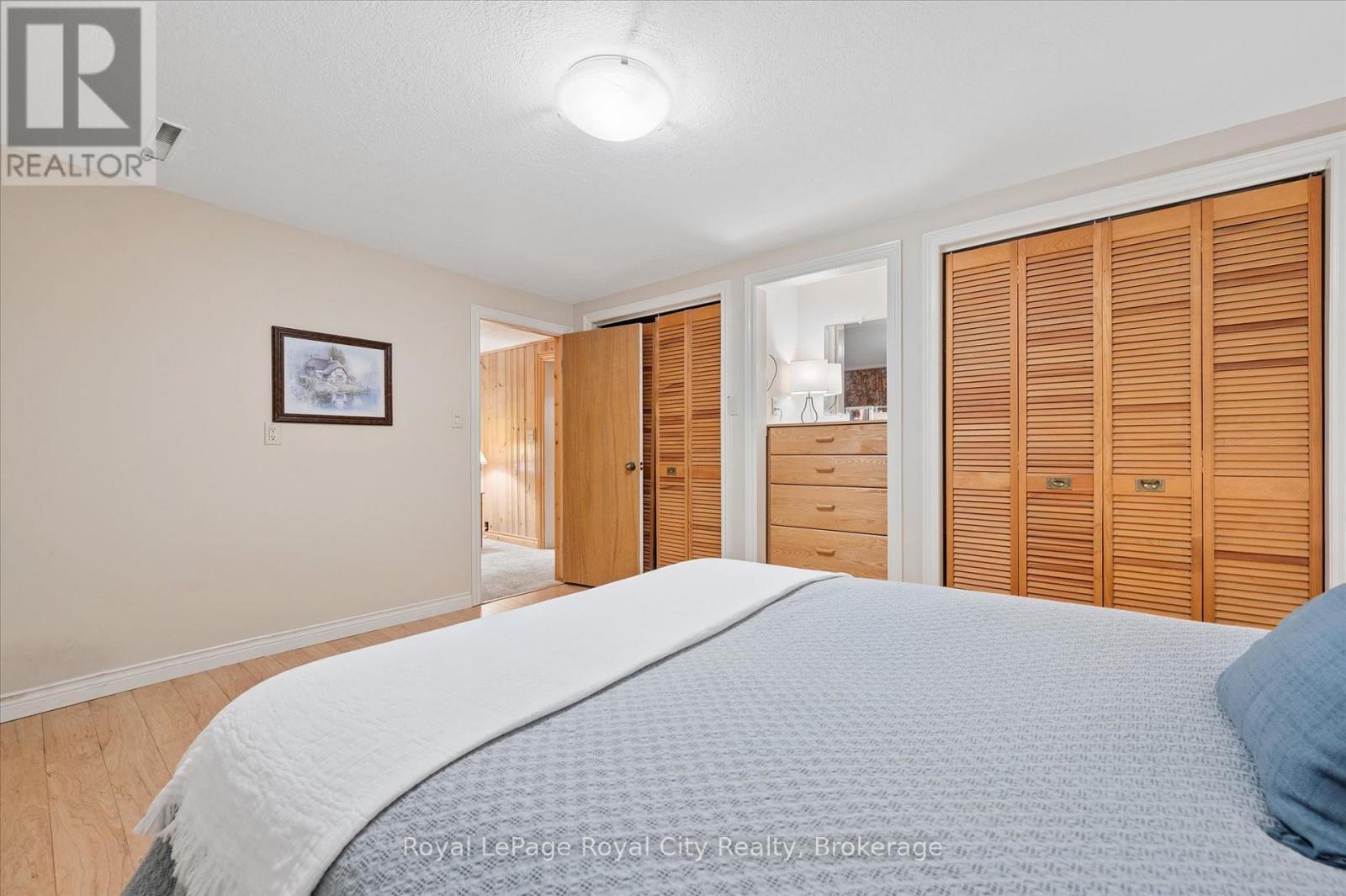 












29 LYNWOOD PLACE

,
Guelph (Dovercliffe Park/Old University),




Ontario
N1G2V9

