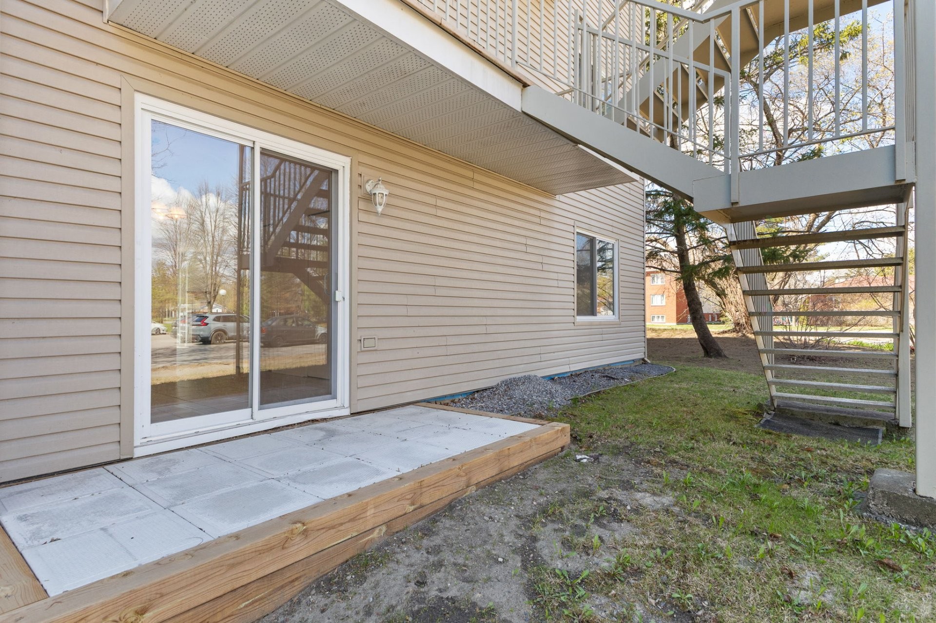 









387


Boul. St-Raymond

,
Gatineau (Hull),




QC
J9A1X3

