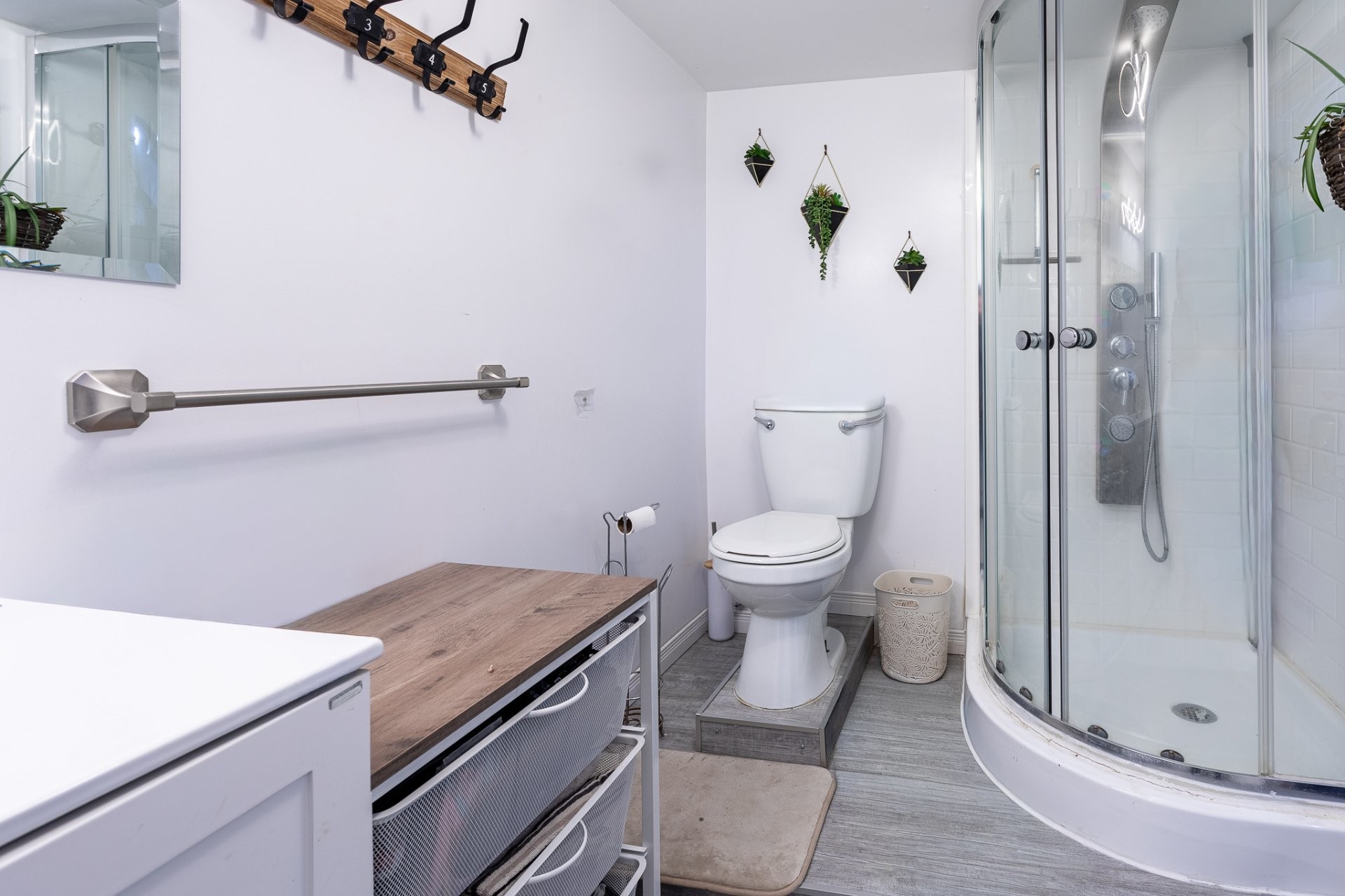 









270


Ch. des Bouleaux

,
Shawinigan,




QC
G9R1S8

