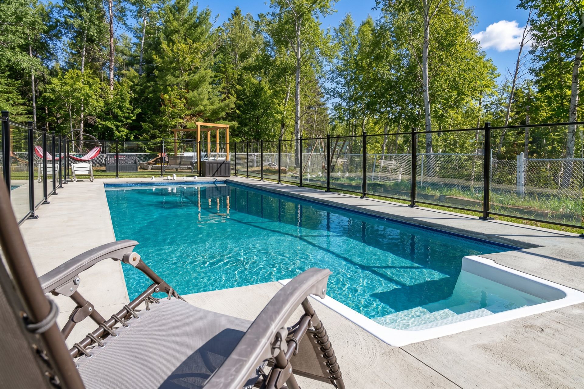 









270


Ch. des Bouleaux

,
Shawinigan,




QC
G9R1S8


