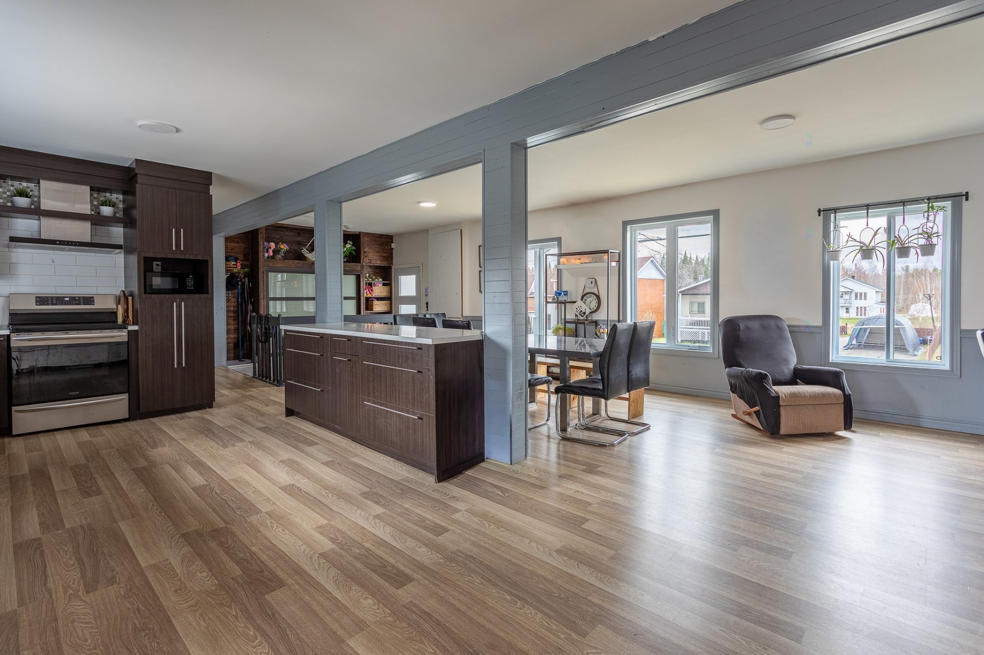 









270


Ch. des Bouleaux

,
Shawinigan,




QC
G9R1S8

