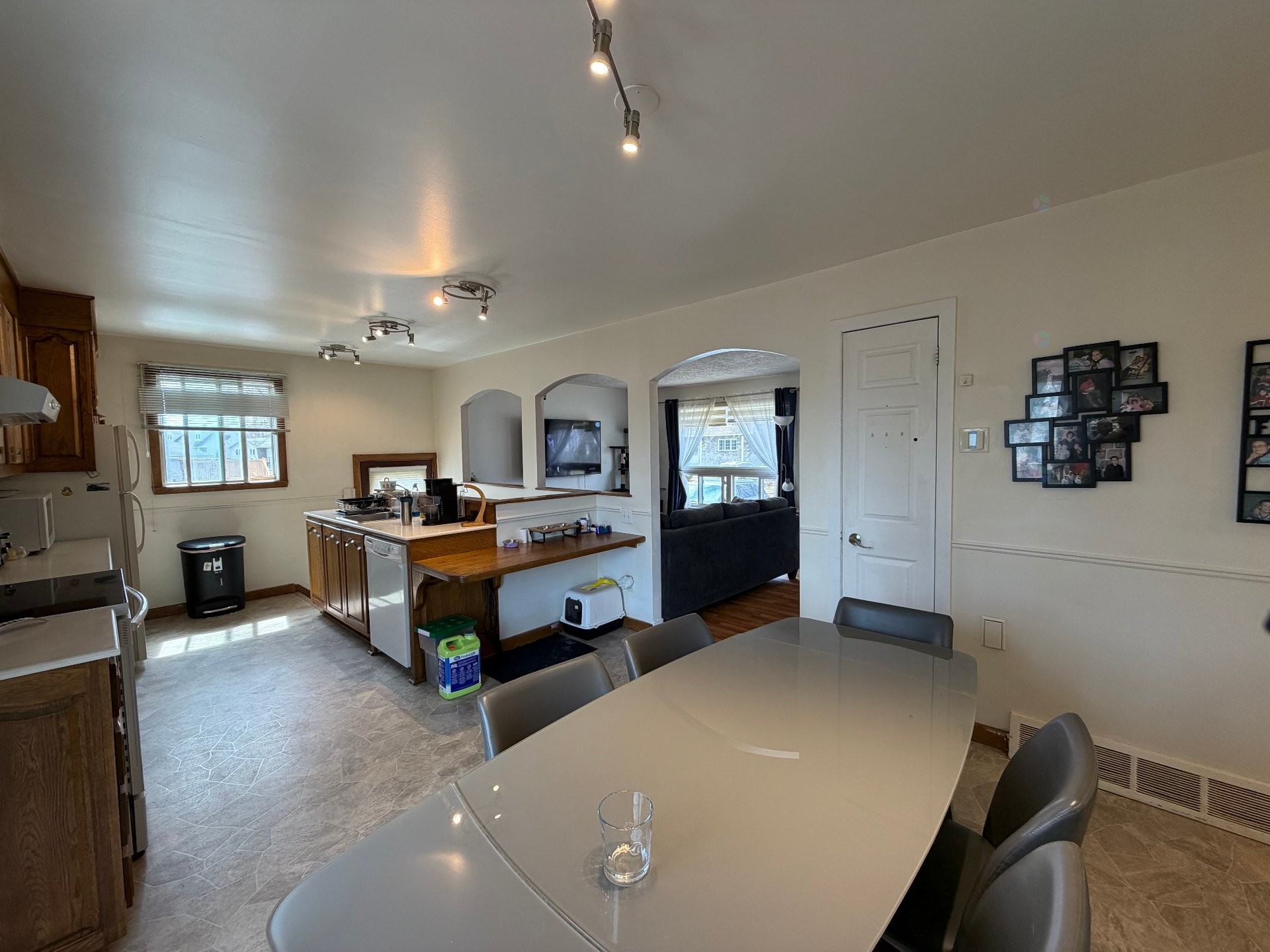 









3225


Rue Brébeuf

,
Boisbriand,




QC
J7H1B2

