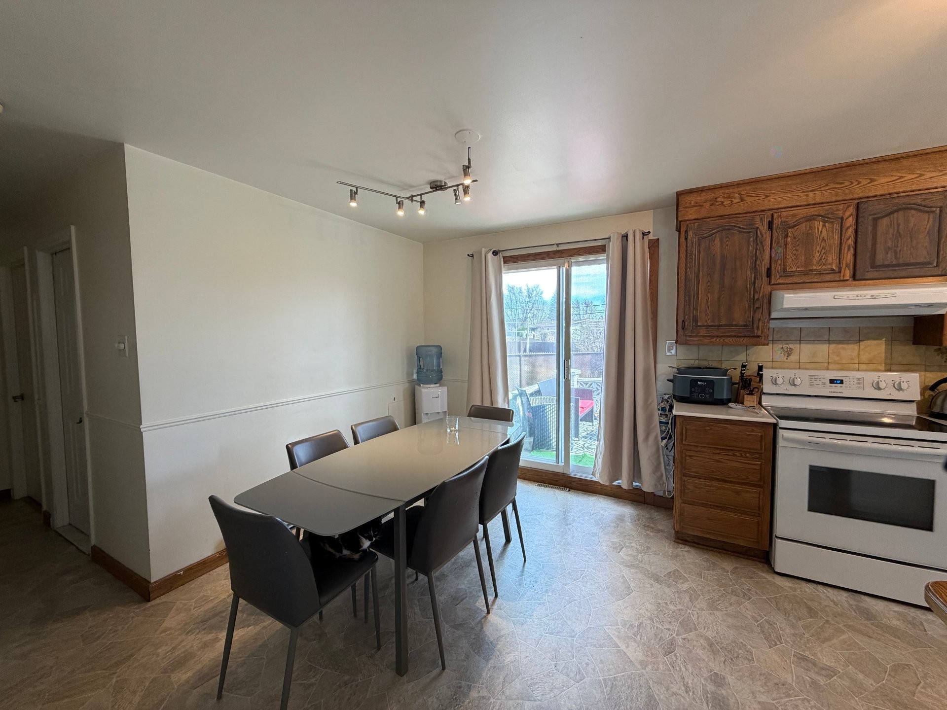 









3225


Rue Brébeuf

,
Boisbriand,




QC
J7H1B2

